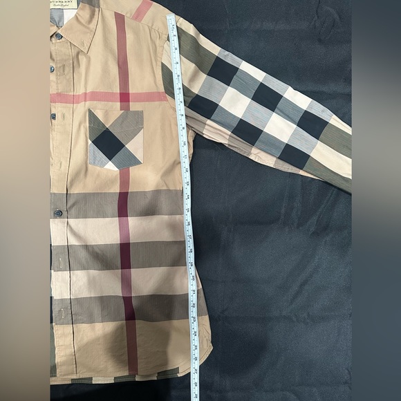 SOLD Classic Burberry Shirt Size L - Picture 4 of 10